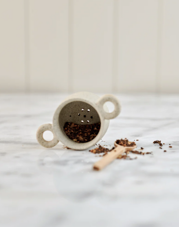 LOCAL - Handy Little Things Tea Strainer